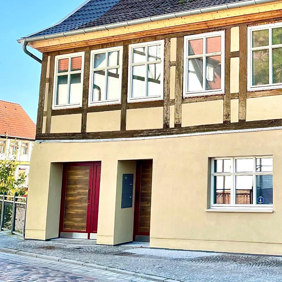 Stilvolle, Zentrale Ferienwohnung Bocksbruecke Mit Parkplatz 萨尔茨韦德尔 外观 照片